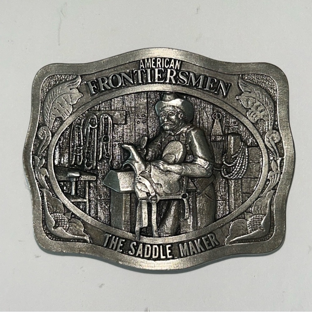New Large Belt Buckle Silver tone Frontiersman Limited Edition